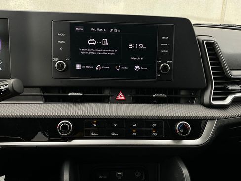 Used 2025 Kia Sportage LX image 24