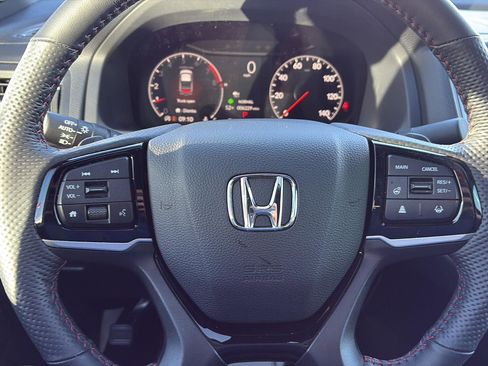 Certified 2025 Honda Ridgeline Black Edition image 31