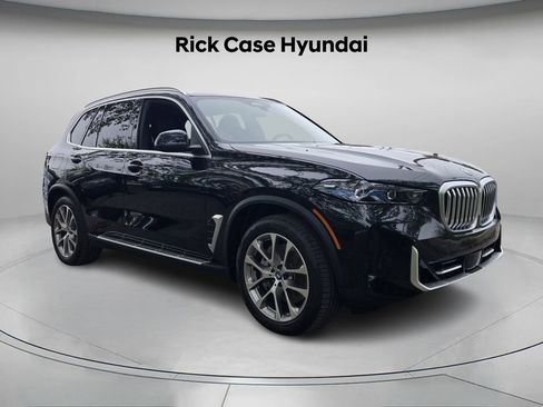 Used 2025 BMW X5 xDrive50e image 9
