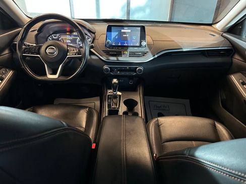 Used 2021 Nissan Altima 2.5 SR FWD image 9