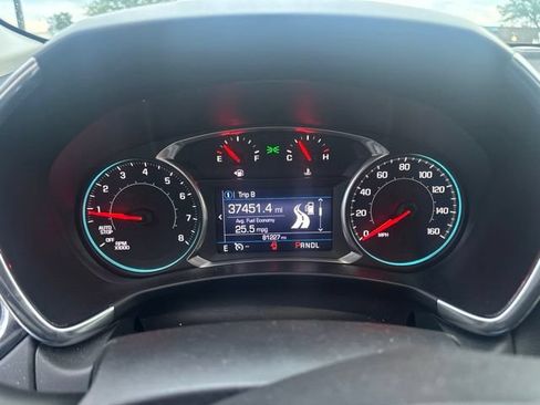 Used 2019 Chevrolet Equinox LT w/ Driver Convenience Package FWD image 4