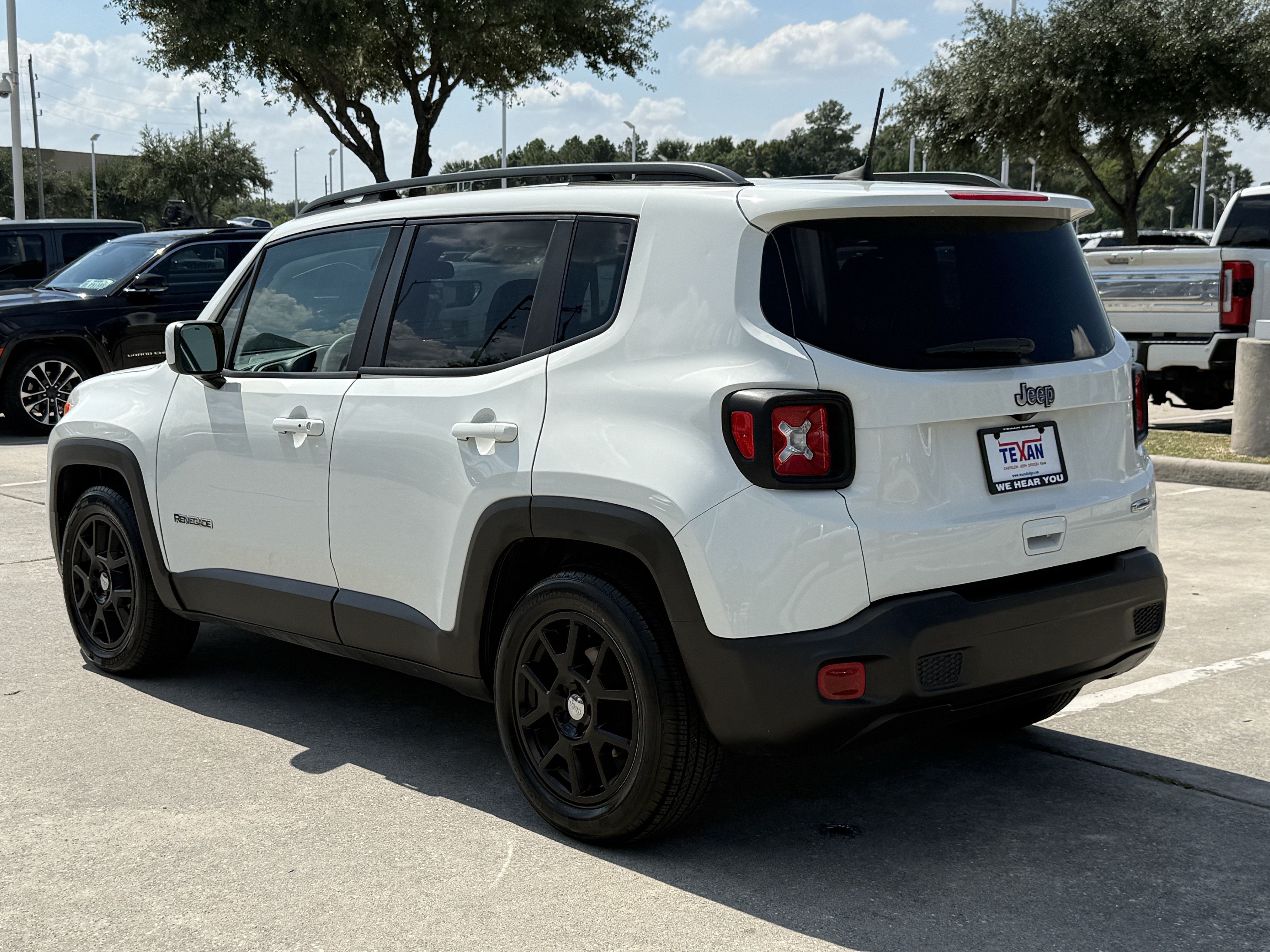 Used 2021 Jeep Renegade Latitude FWD image 7