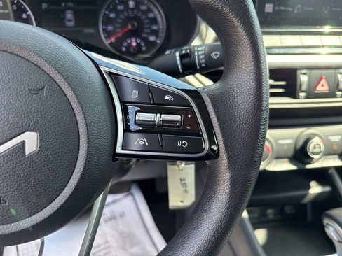 Certified 2023 Kia Forte LXS w/ LXS Technology Package FWD image 30