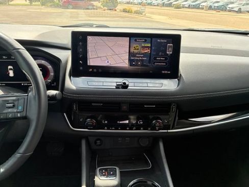 Certified 2024 Nissan Rogue SL FWD image 17