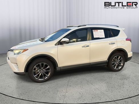 Used 2018 Toyota RAV4 Limited FWD image 3