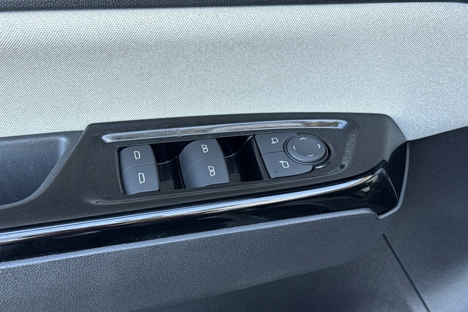 Used 2024 Honda Prologue EX image 14