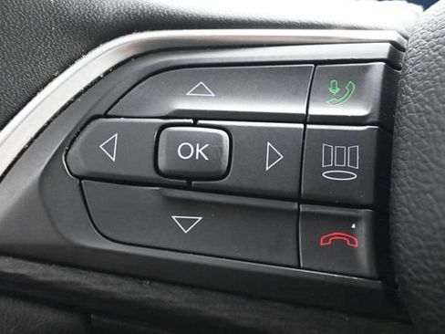 Used 2023 Jeep Grand Cherokee Altitude RWD image 18