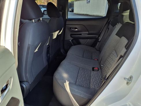 Used 2025 Nissan Kicks SV w/ Illumination Package image 11