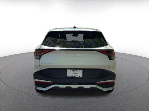 Used 2025 Kia Sportage LX image 6