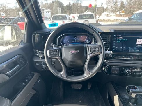Used 2024 Chevrolet Silverado 1500 ZR2 image 13