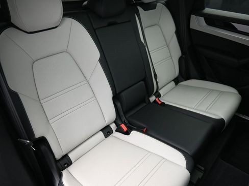 Certified 2024 Porsche Cayenne image 24