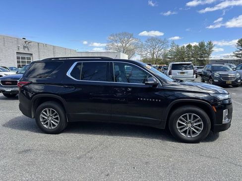 Used 2023 Chevrolet Traverse LT AWD/4WD image 2