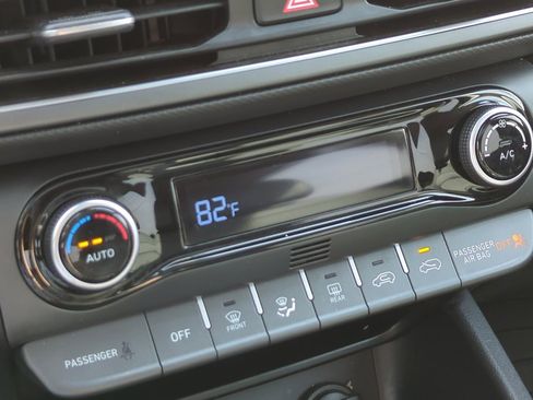 Used 2022 Hyundai Kona Limited w/ Winter Weather Package image 24