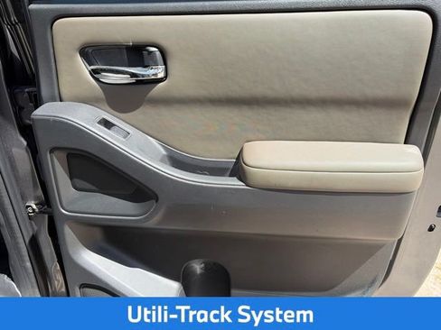 Used 2022 Nissan Frontier SV RWD image 19