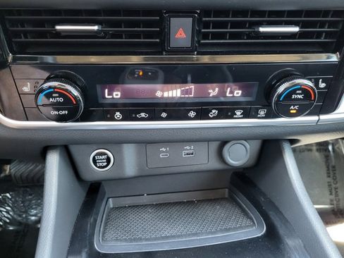 Certified 2023 Nissan Rogue SV w/ SV Premium Package AWD/4WD image 11