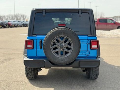 Used 2024 Jeep Wrangler Sport S image 5