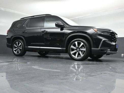 Used 2025 Honda Pilot Touring image 37