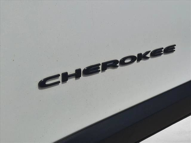Used 2017 Jeep Cherokee High Altitude AWD/4WD image 11