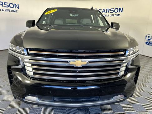 Used 2023 Chevrolet Suburban High Country w/ Premium Package 2 AWD/4WD image 2