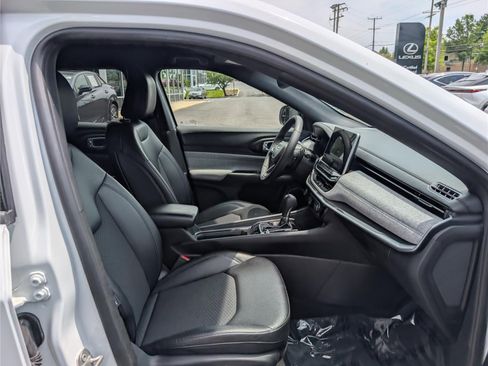 Used 2024 Jeep Compass Latitude AWD/4WD image 11