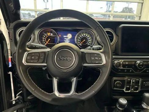 Used 2023 Jeep Wrangler Unlimited Sahara AWD/4WD image 23