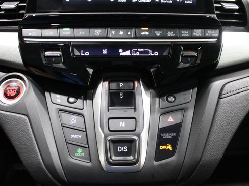 Used 2025 Honda Odyssey EX-L image 17