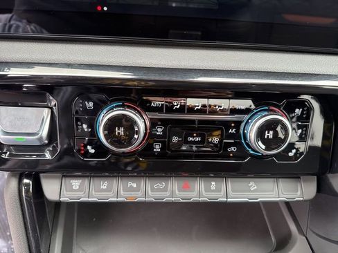 New 2026 GMC Sierra 2500 AT4 w/ AT4 Premium Plus Package AWD/4WD image 31