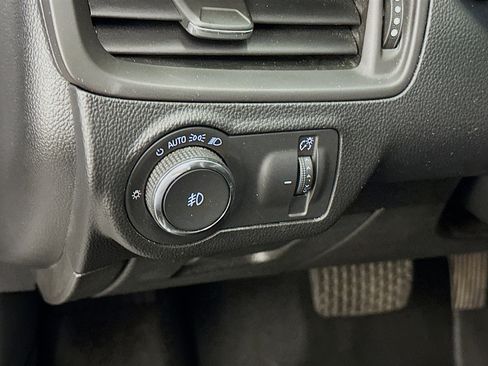 Used 2018 Buick Envision Essence AWD/4WD image 17