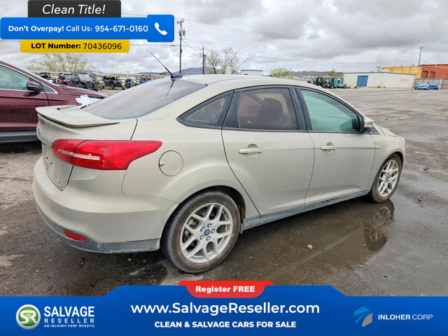 Used 2015 Ford Focus SE w/ Equipment Group 201A FWD image 4