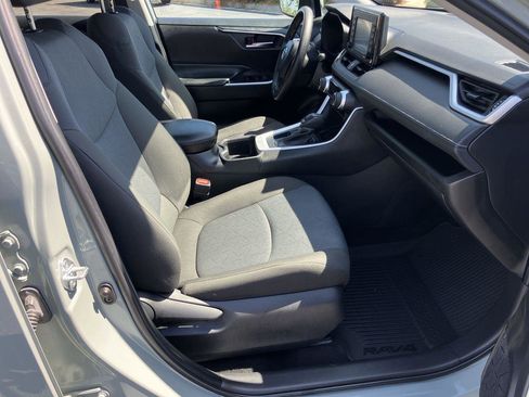 Used 2022 Toyota RAV4 XLE w/ Convenience Package image 33