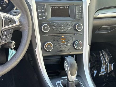 Used 2014 Ford Fusion S image 21