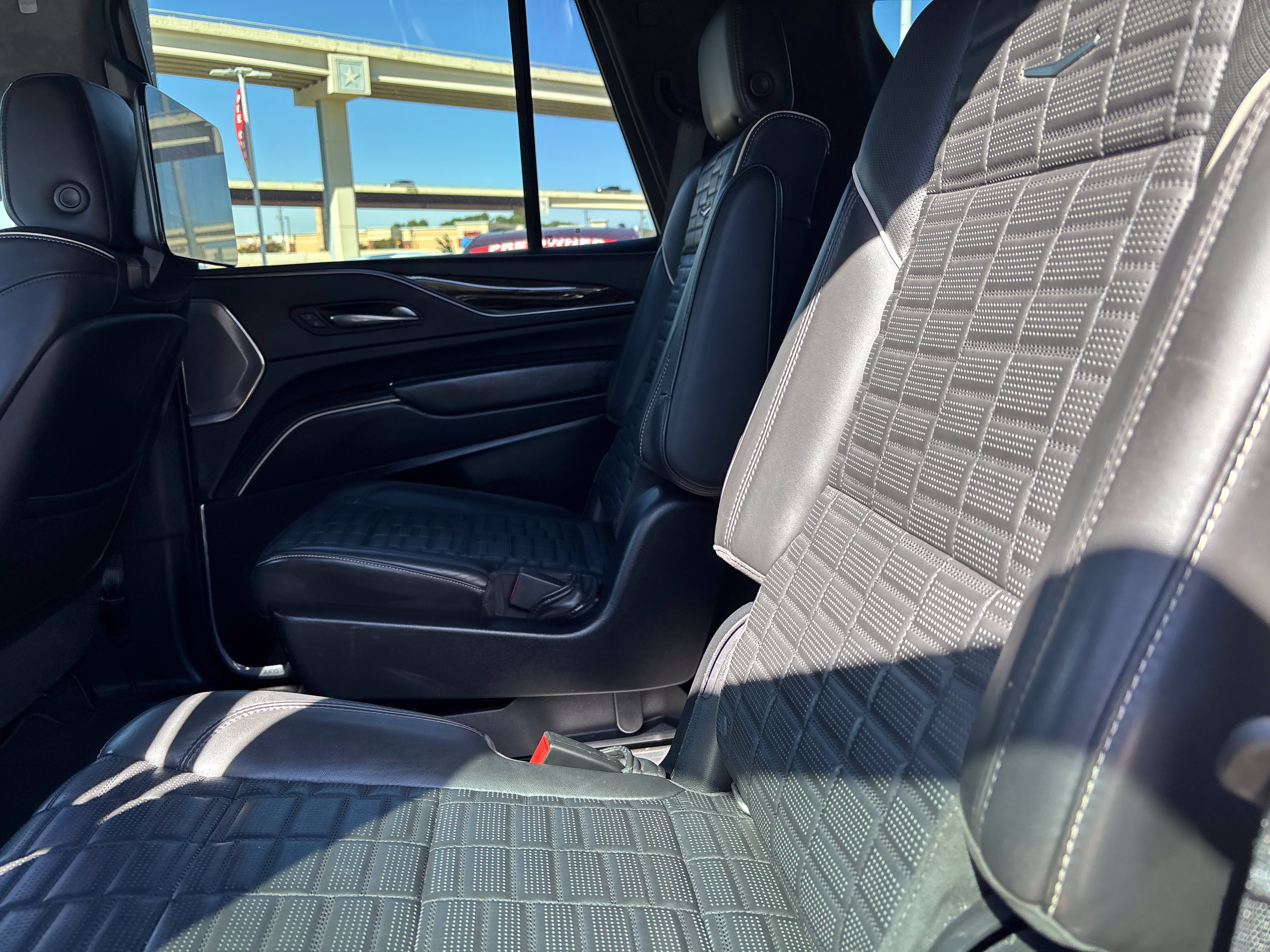 Used 2021 Cadillac Escalade Sport Platinum RWD image 47