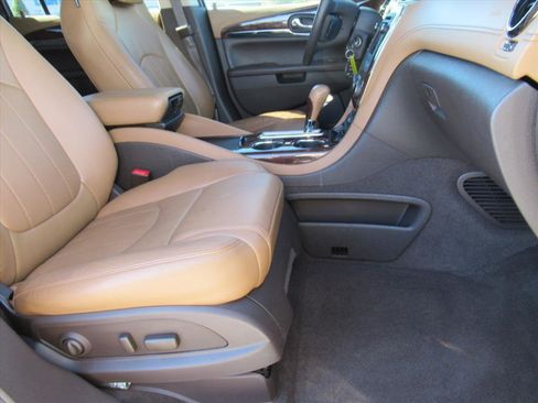 Used 2017 Buick Enclave Premium image 8