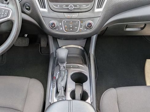Used 2023 Chevrolet Malibu LT FWD image 17