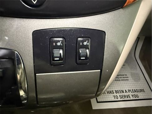 Used 2008 Toyota Sienna XLE image 39