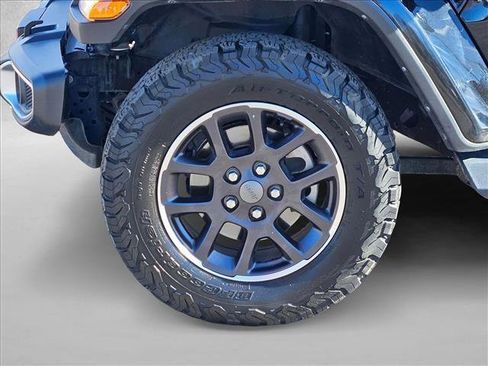 Used 2023 Jeep Gladiator Overland image 24