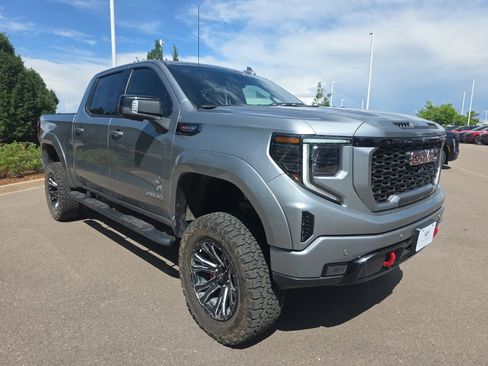 Used 2024 GMC Sierra 1500 AT4 w/ Technology Package AWD/4WD image 17