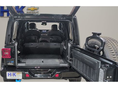 Used 2021 Jeep Wrangler Unlimited Sahara AWD/4WD image 25