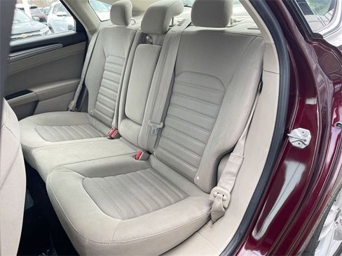 Used 2018 Ford Fusion SE image 24