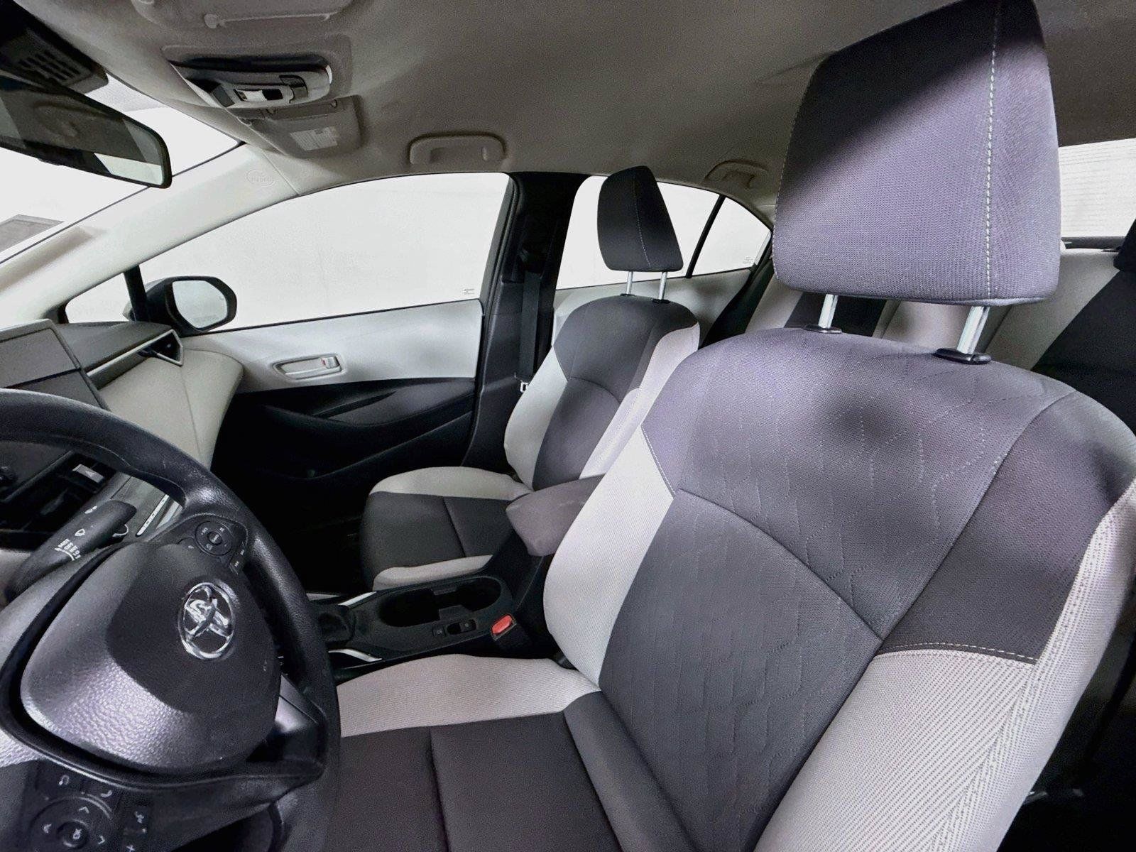 Used 2026 Toyota Corolla LE FWD image 4