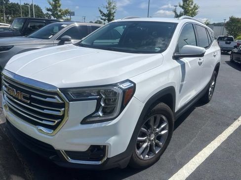 Used 2024 GMC Terrain SLT FWD image 2