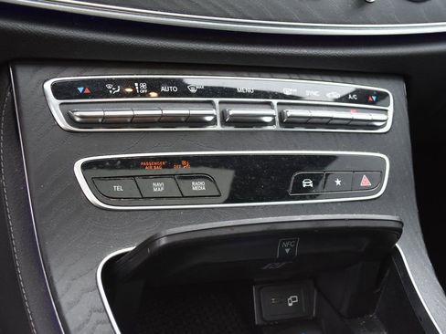 Used 2022 Mercedes-Benz E 350 Sedan w/ AMG Line Exterior image 23