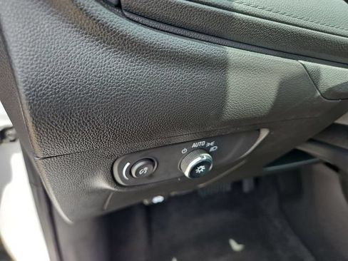 Used 2024 Buick Encore GX Sport Touring AWD/4WD image 17