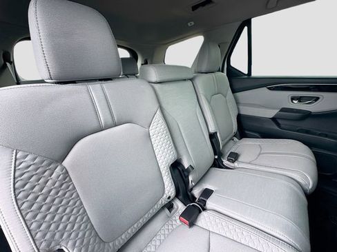 Used 2023 Honda Pilot LX image 26