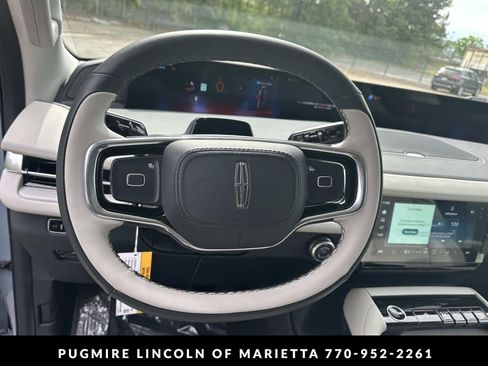 New 2026 Lincoln Navigator L Reserve AWD/4WD image 17