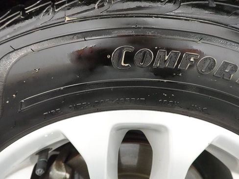 Used 2020 Ford Escape SE image 35