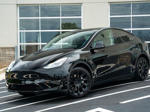 Used 2021 Tesla Model Y Long Range AWD/4WD image 2