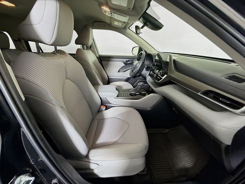 Certified 2023 Toyota Highlander LE image 27