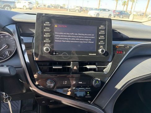 Used 2021 Toyota Camry SE w/ Blackout Package (TMS) image 18