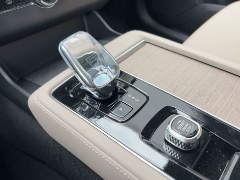 Certified 2025 Volvo XC90 B5 Plus image 16